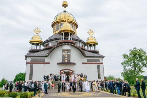У Краковці на Львівщині освятили новий храм Святого Миколая Чудотворця
